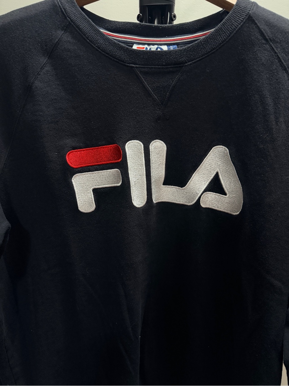 Y2K Fila Black Mens Crewneck Sweatshirt with White & Red Logo Size Large - Picture 3 of 6